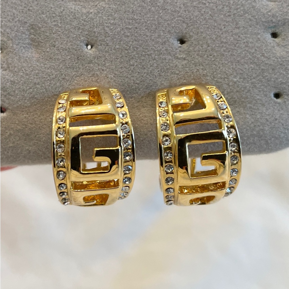 ** 2 For 20$ -- Elegant Golden Women's Earrings